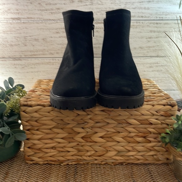 Chelsea black ankle boot 9.5 universal thread - Picture 3 of 7